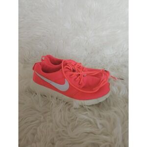 Nike Women's Sneaker Size 7 Running Tennis Shoes Hot Pink